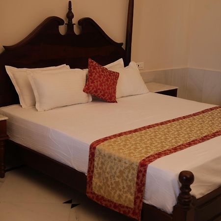 Отель Jawai Bera Leopard Camp Экстерьер фото
