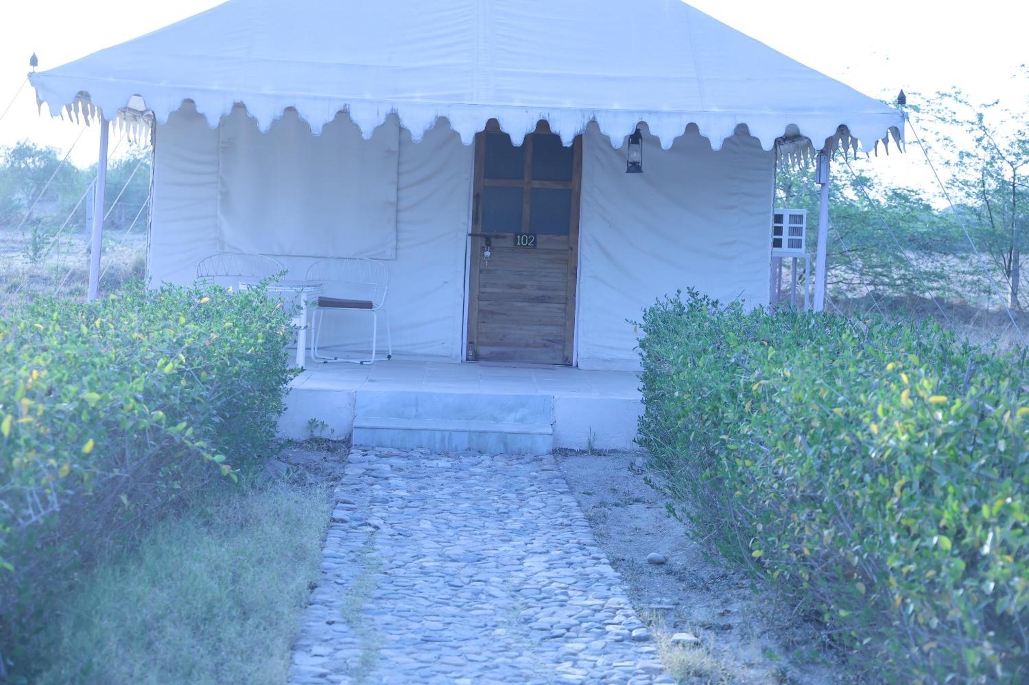 Отель Jawai Bera Leopard Camp Экстерьер фото
